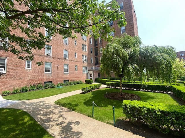 5645 Netherland Ave Unit 6D, Bronx, NY 10471 - view of home's community featuring a lawn