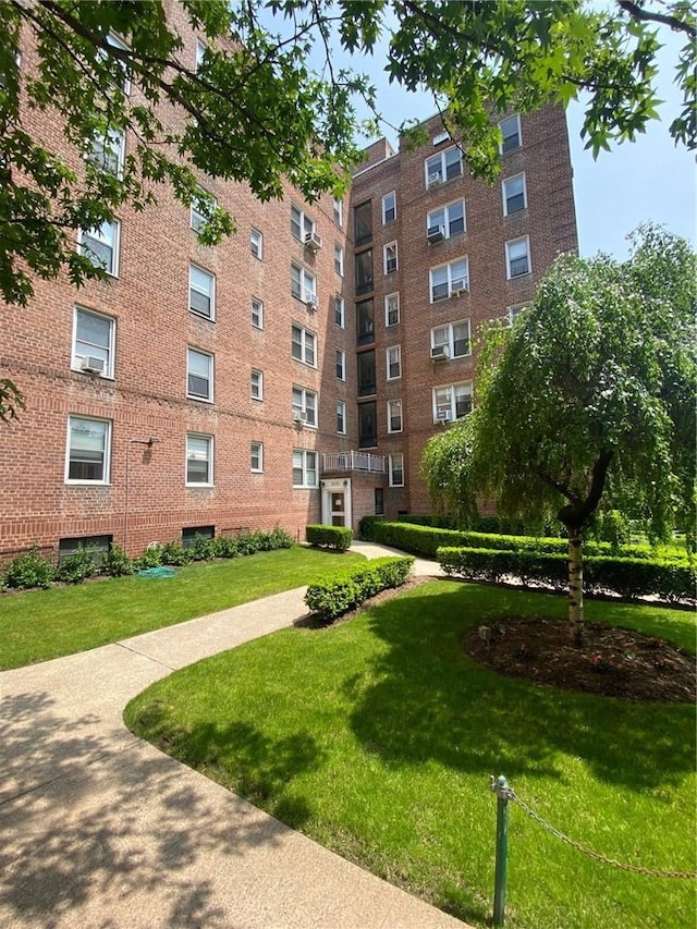 5645 Netherland Ave Unit 6D, Bronx, NY 10471 - view of community with a yard