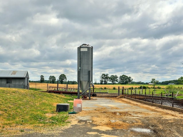 view of property's community featuring a rural view