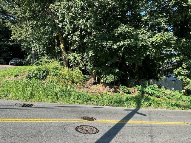 10-13-75 Dickinson Ave, Yonkers, NY 10703 - photo 4