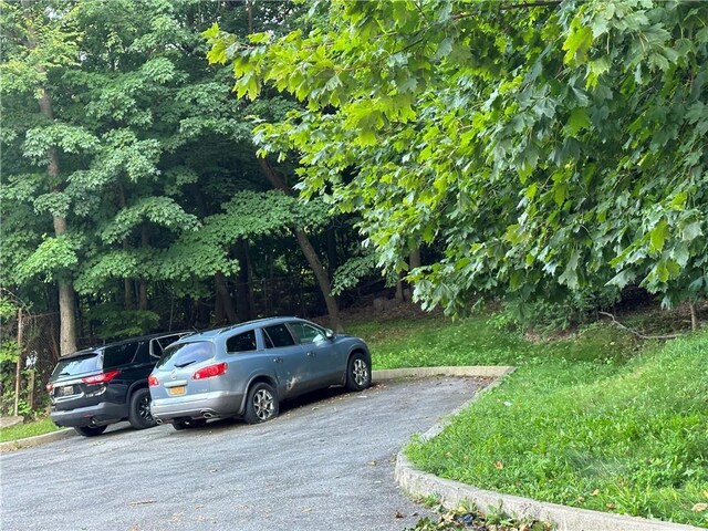 10-13-75 Dickinson Ave, Yonkers, NY 10703 - photo 5