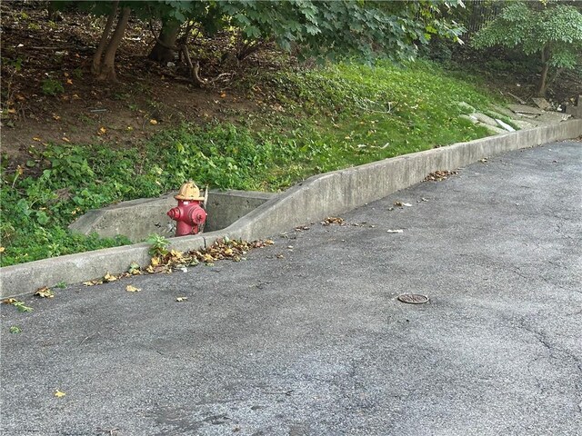 10-13-75 Dickinson Ave, Yonkers, NY 10703 - photo 6