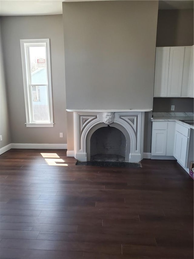 room details with hardwood / wood-style floors