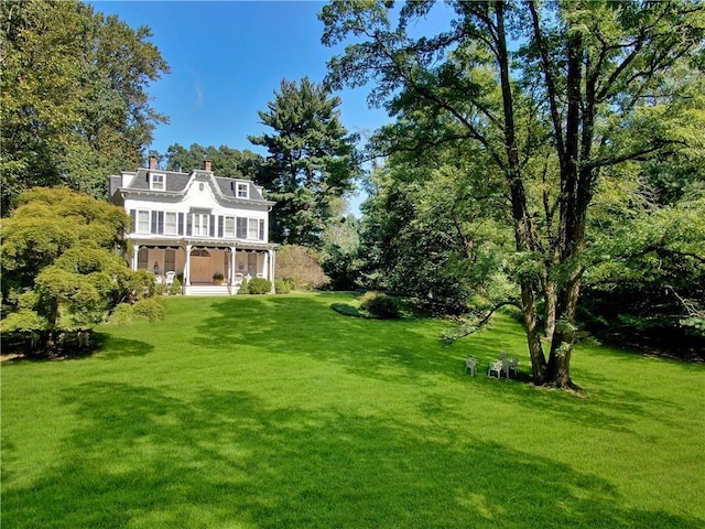 4 Deer Run, Sparkill, NY 10976 - view of grassy yard featuring a porch