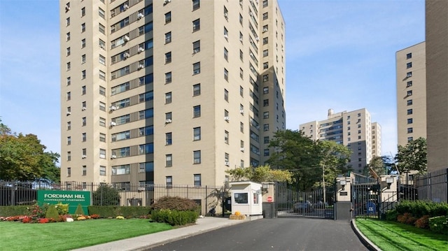 1 Fordham Hill Oval Unit 2C, Bronx, NY 10468 - photo 1