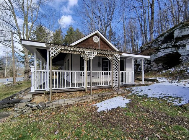 view of front of house with a porch