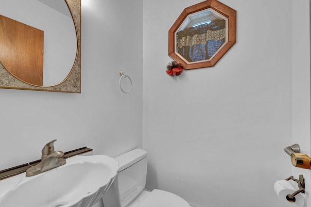 138 Reinhardt Rd, Middletown, NY 10940 - half bath with a sink and toilet