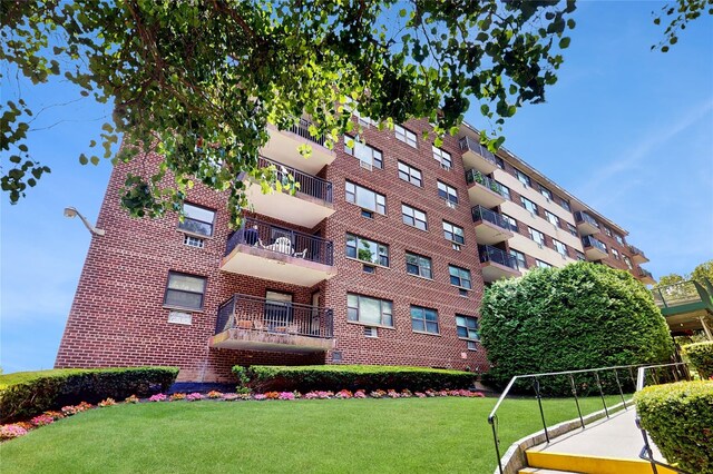 100 Diplomat Dr Unit 7A, Mount Kisco, NY 10549 - photo 2