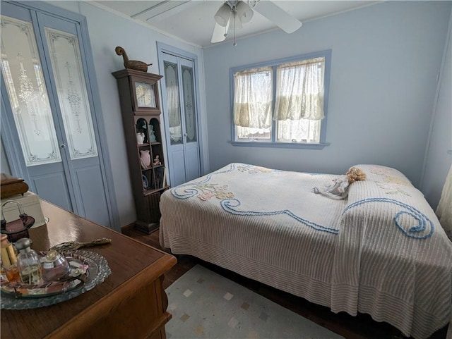 bedroom with ceiling fan