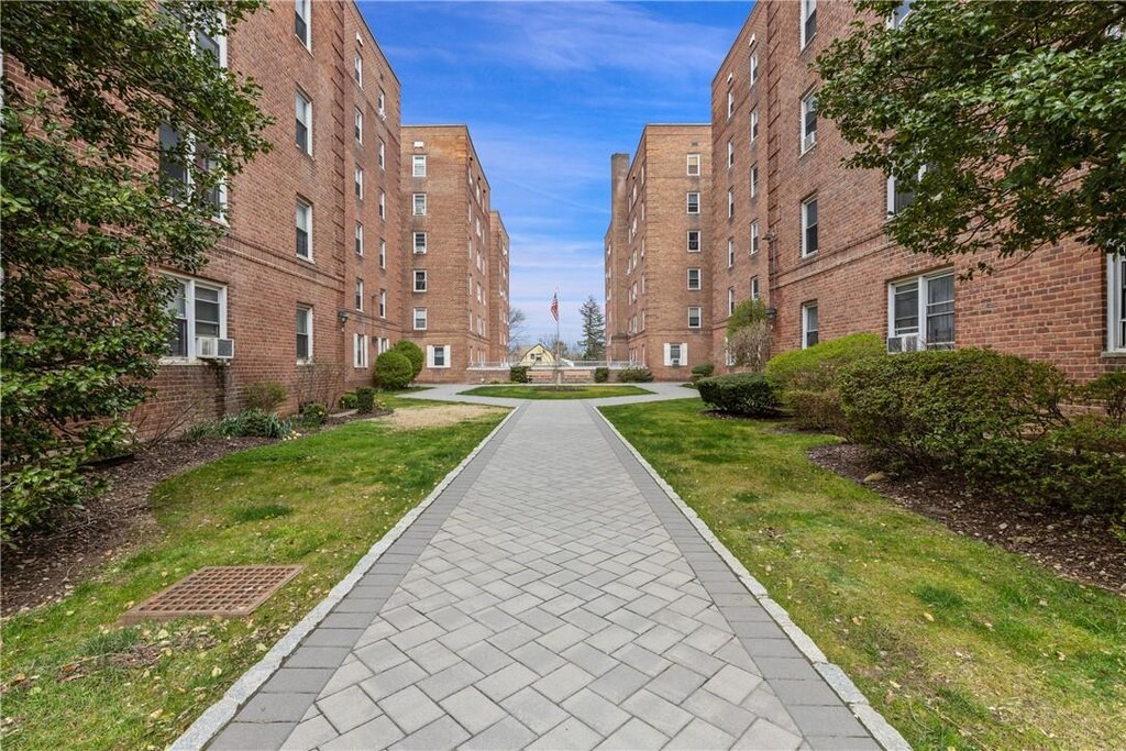 60 Locust Ave Unit A307, New Rochelle, NY 10801 - photo 1