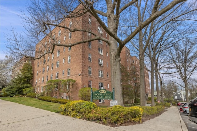 view of building exterior