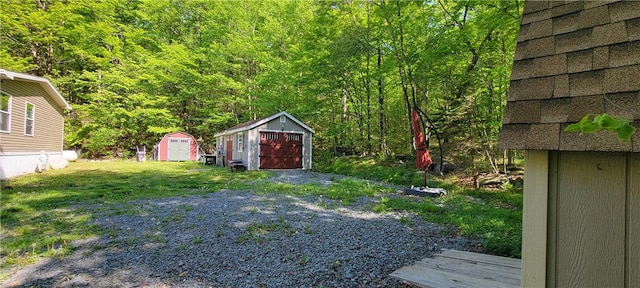 view of yard with a storage shed