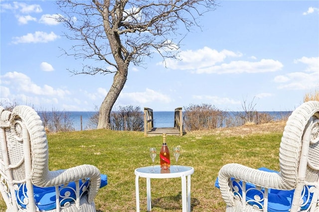 view of yard featuring a water view