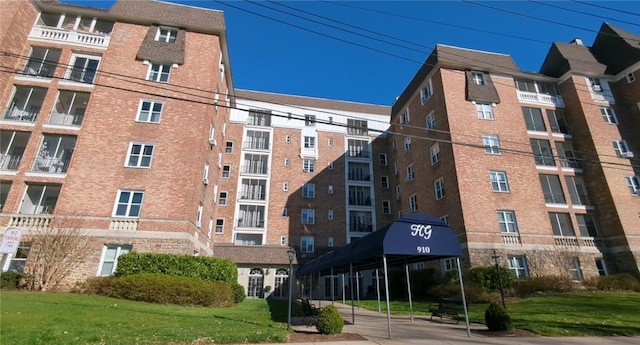 view of building exterior