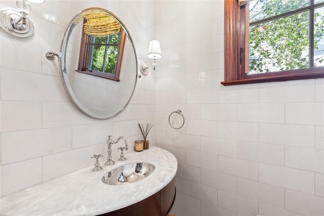 33 Livingston Ave, Dobbs Ferry, NY 10522 - bathroom with vanity