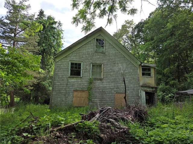 view of home's exterior