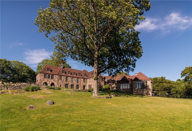 11 Carriage Trl, Tarrytown, NY 10591 - view of grassy yard