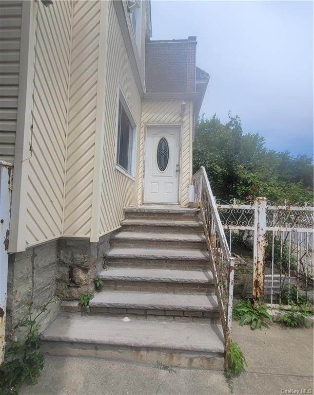 view of entrance to property