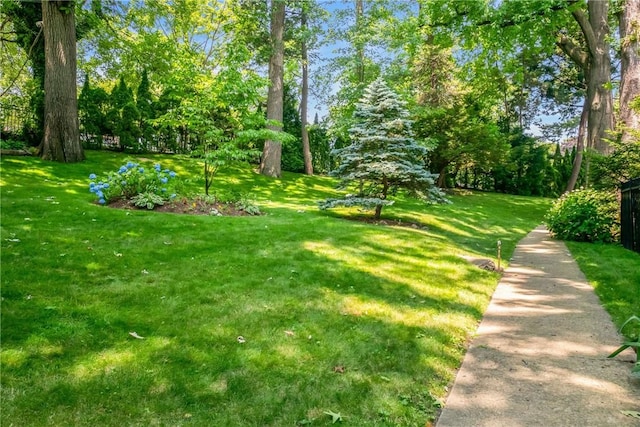 915 Wynnewood Rd Unit G2, Pelham, NY 10803 - view of grassy yard