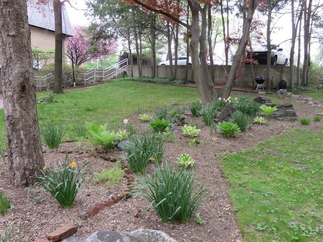 915 Wynnewood Rd Unit G2, Pelham, NY 10803 - view of yard