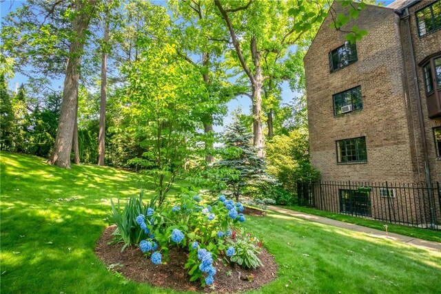 915 Wynnewood Rd Unit G2, Pelham, NY 10803 - view of yard