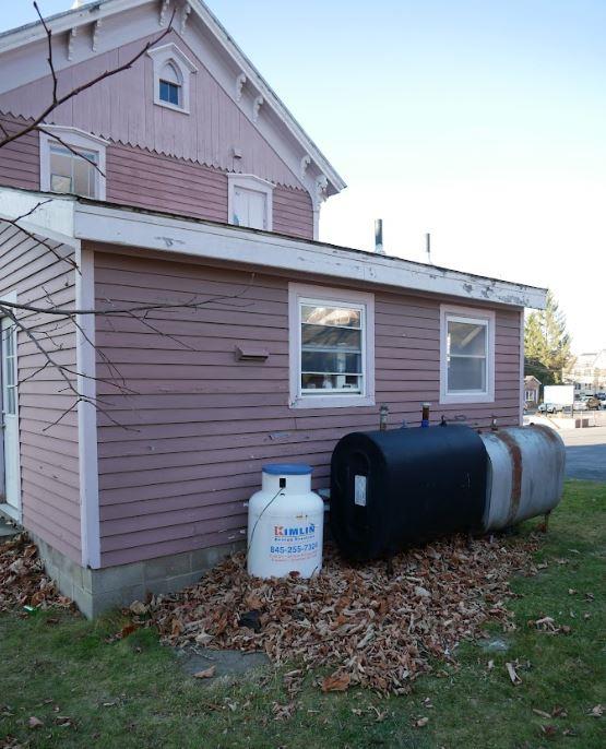 view of side of property