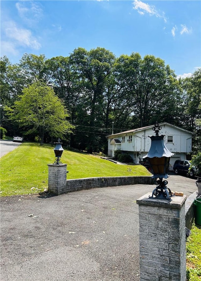 view of front of home with a front lawn