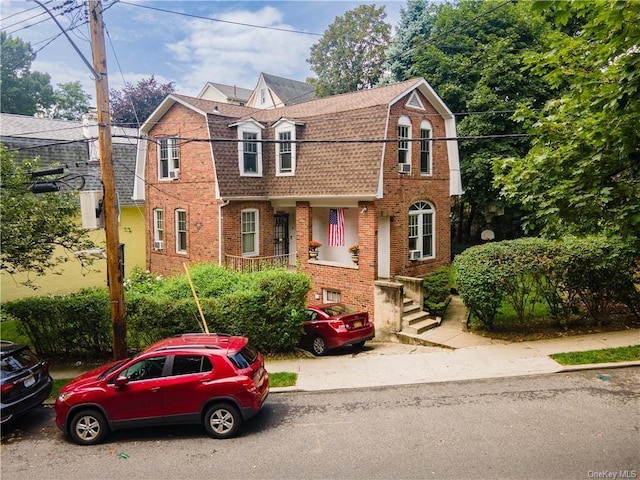 view of front property