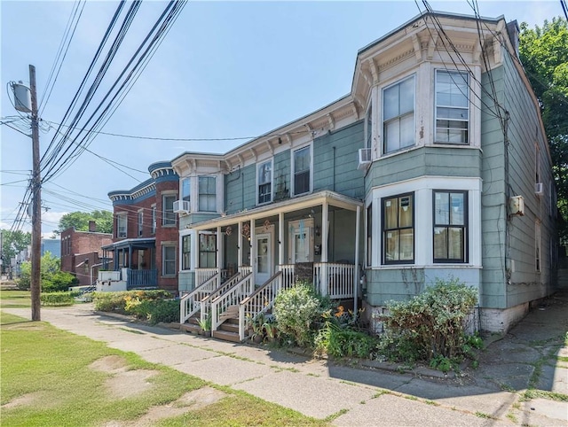 view of front of house featuring a porch