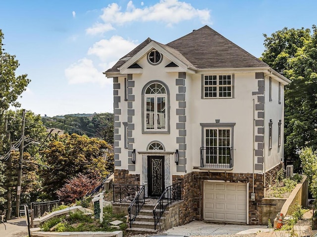 view of front of home featuring a garage