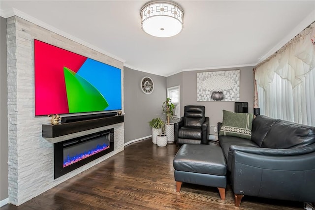 living room featuring hardwood / wood-style floors and ornamental molding