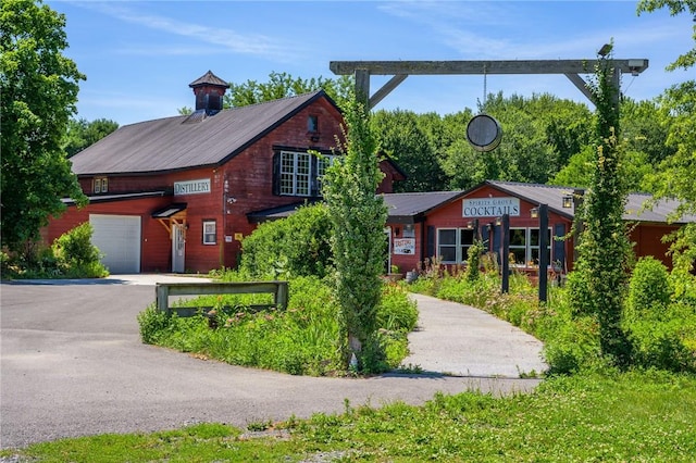 view of front facade with a garage