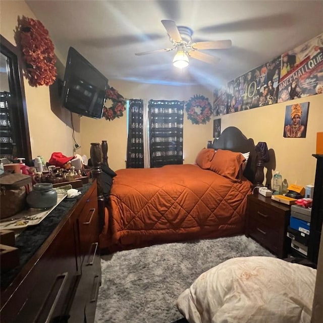 bedroom featuring ceiling fan