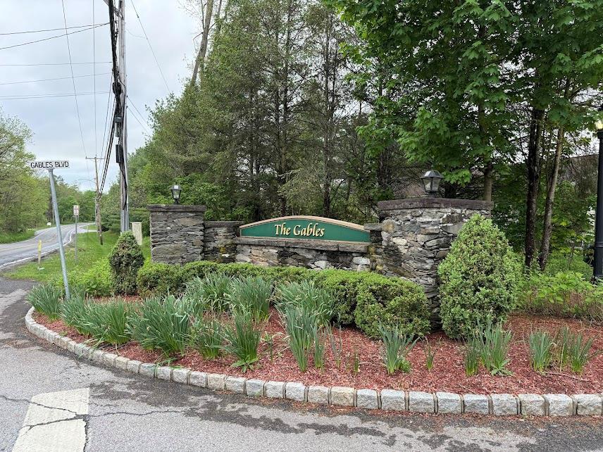 30 Naples Dr, Poughkeepsie, NY 12603 - view of community sign
