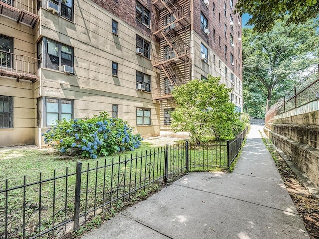 295 Bennett Ave Unit 8G, New York Manhattan, NY 10040 - view of property's community