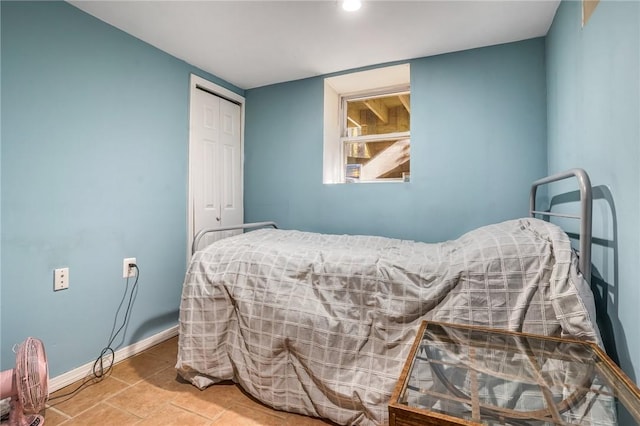 bedroom featuring a closet