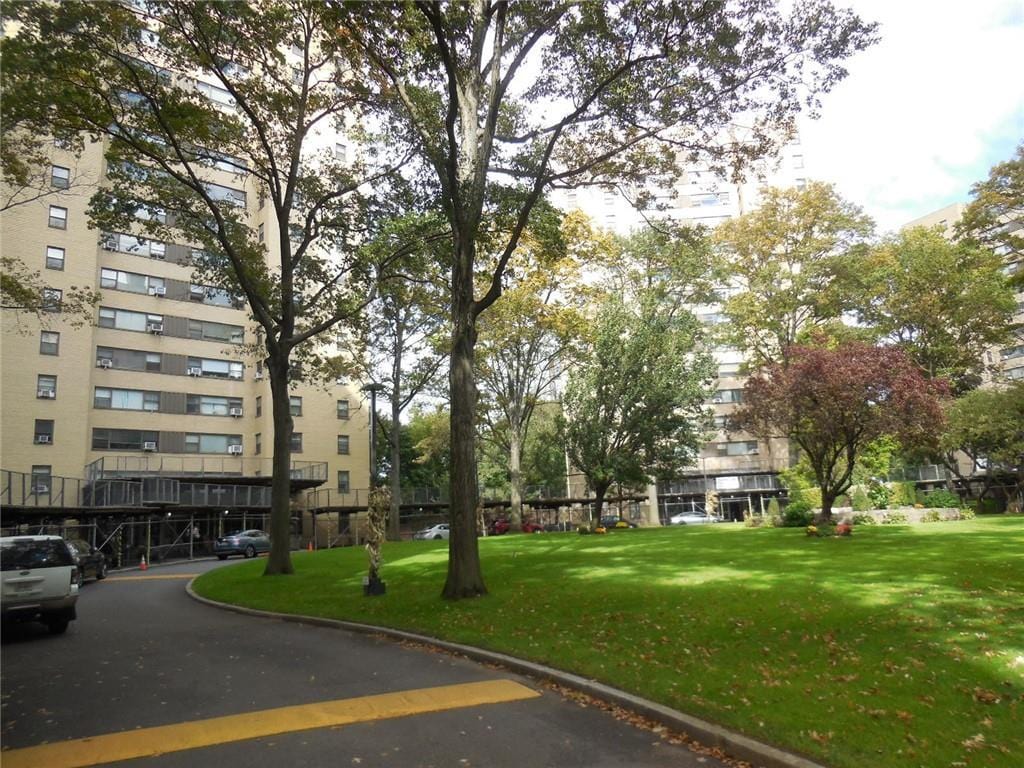 4 Fordham Hill Oval Unit 3D, Bronx, NY 10468 - view of property's community featuring a lawn