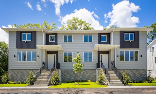 23 Northbrook Rd Unit 202, Spring Valley, NY 10977 - townhome / multi-family property with board and batten siding