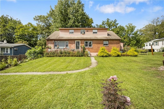 view of front of house featuring a front lawn