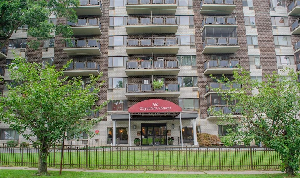 160 Academy St Unit 9L, Poughkeepsie, NY 12401 - view of apartment building / complex