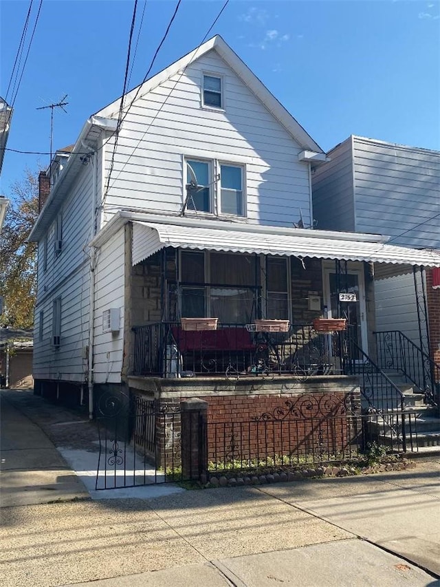 view of front facade with a porch