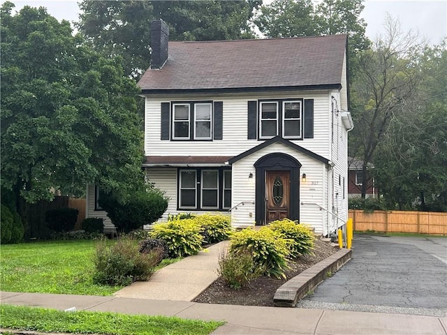 view of front of property