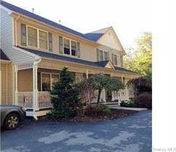 view of front of property with covered porch