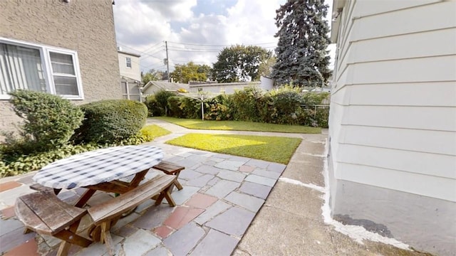 view of yard with a patio