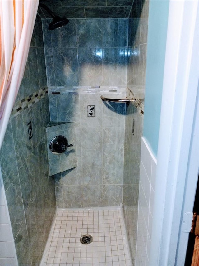 bathroom featuring walk in shower