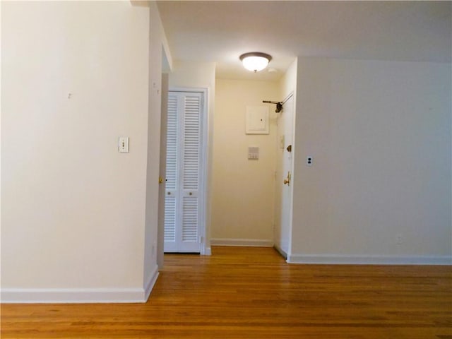 861 Palisade Ave Unit 2D, Yonkers, NY 10703 - hallway featuring light wood-style floors and baseboards