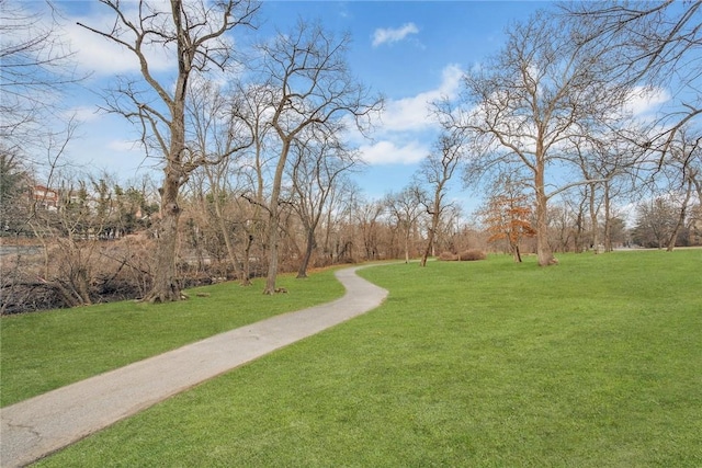 280 Bronxville Rd Unit 9B, Bronxville, NY 10708 - view of community with a lawn