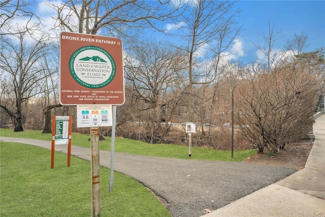 280 Bronxville Rd Unit 9B, Bronxville, NY 10708 - view of community with driveway and a lawn
