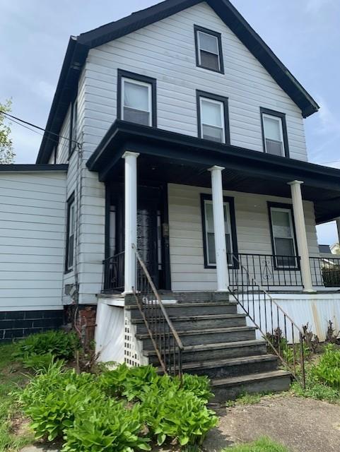 view of front facade featuring covered porch