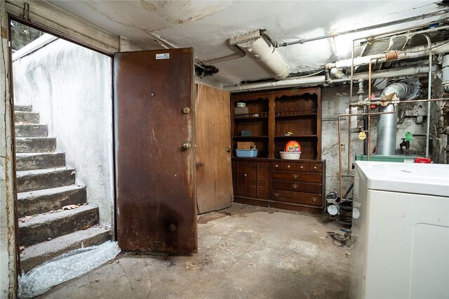 basement with washer / clothes dryer